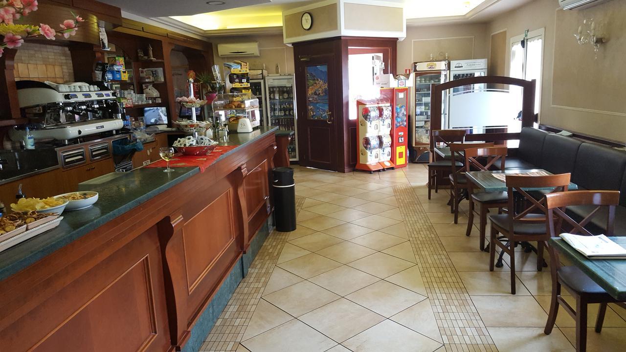 Hotel Ristorante Amalfitana Dello Zewnętrze zdjęcie